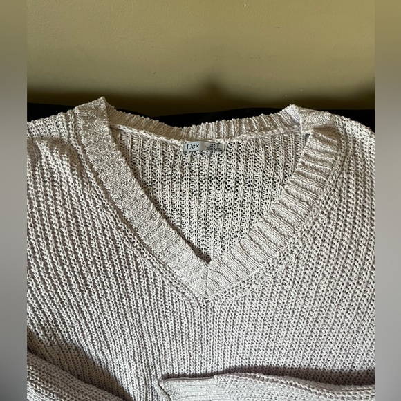 Dex  v neck sweater - Picture 2 of 6